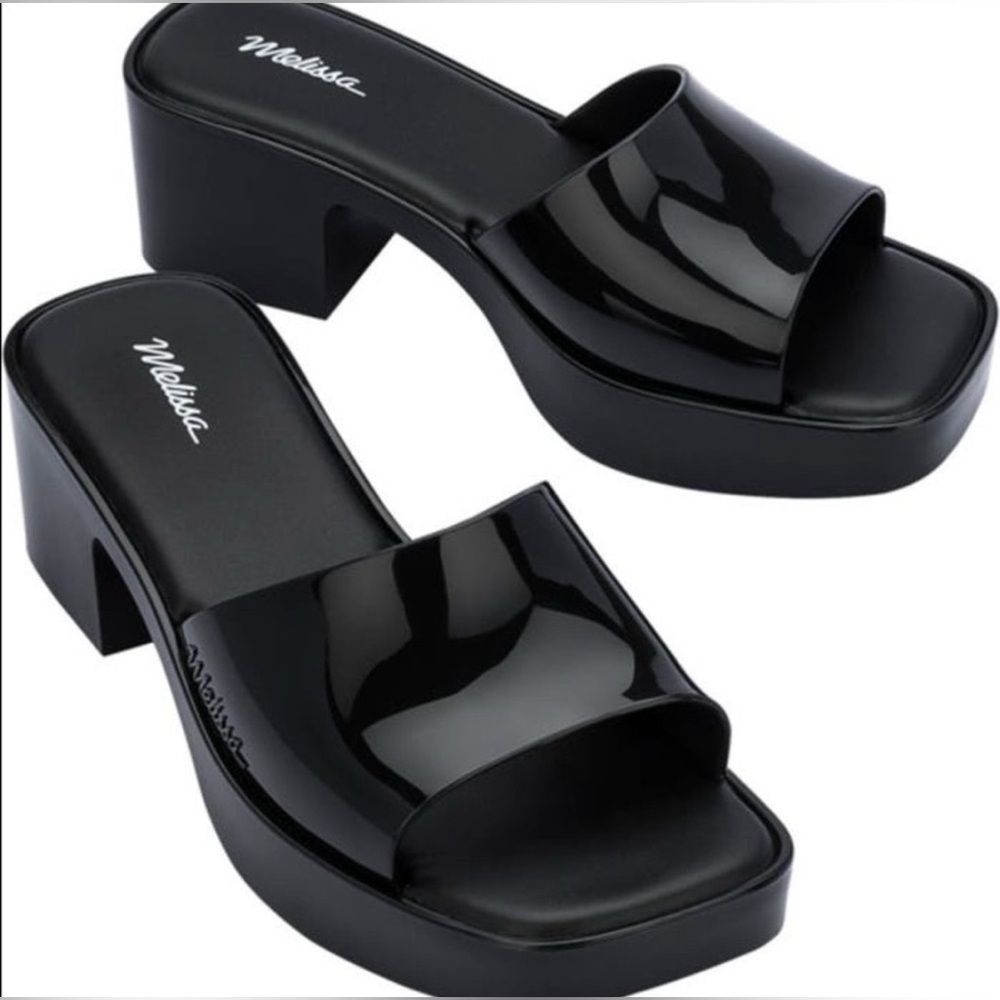 Melissa Shape Platform Sandals 🖤